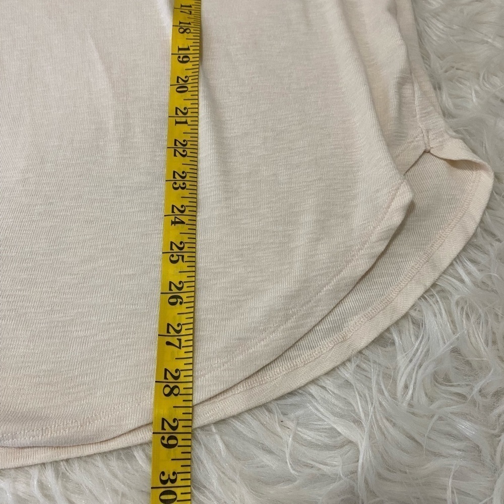 Women’s Lauren Conrad cream colored lightweight long sleeve Sweater - Picture 7 of 7